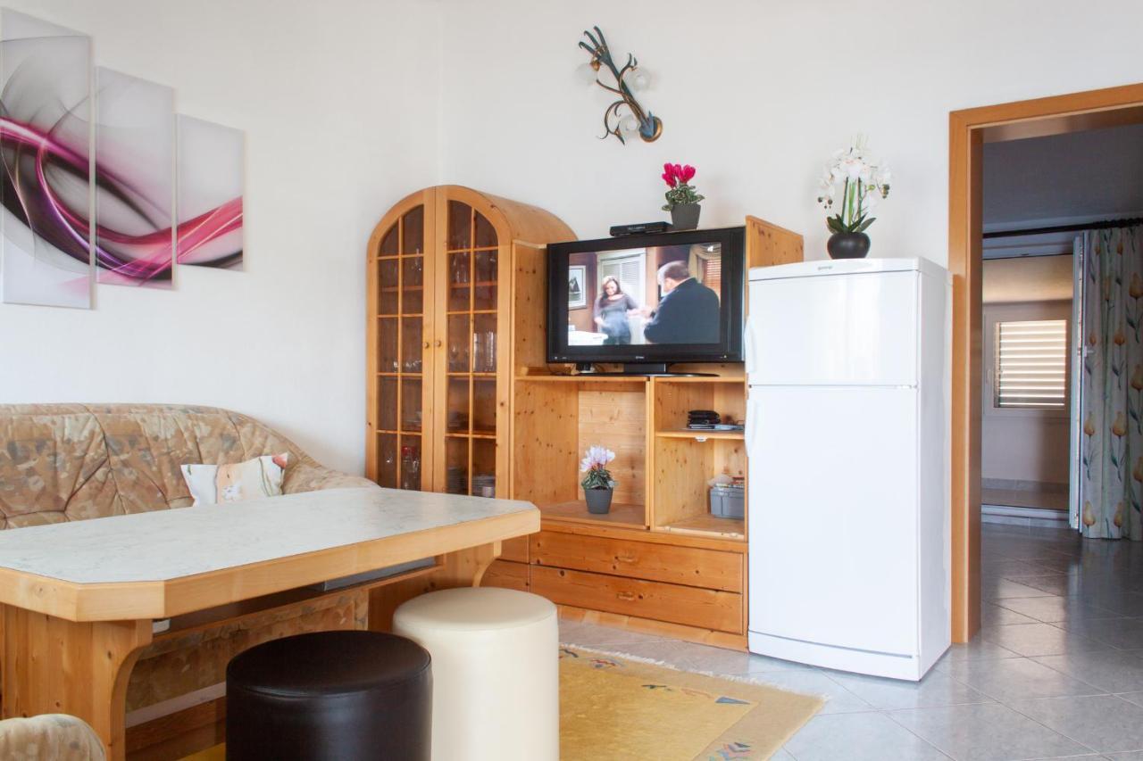 Marcel Apartment Mit Meerblick トロギール エクステリア 写真